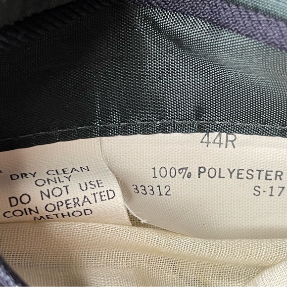 Mens suit coat - pin stripe - size 44R - Picture 7 of 7